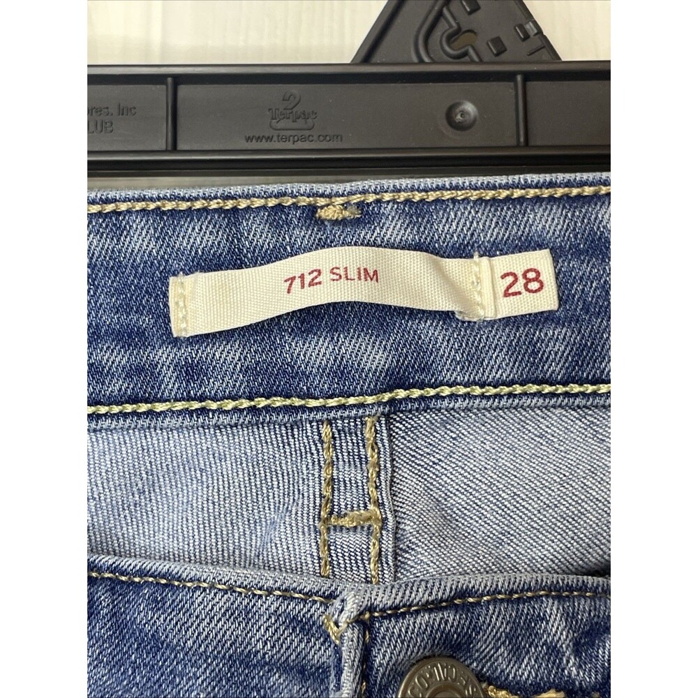 Women's Size 28x32 Levi’s 712 Slim Straight Jeans Light Wash Mid Rise Distressed - Picture 7 of 15